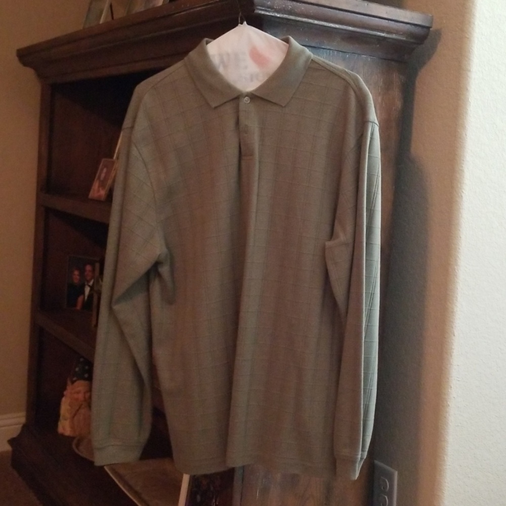 Men's long sleeve dress shirt